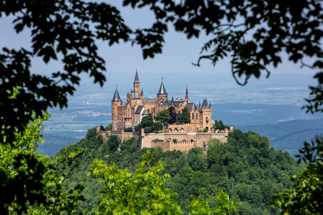 Grad Hohenzollern - Burg Hohenzollern | Secret World Trip Planner
