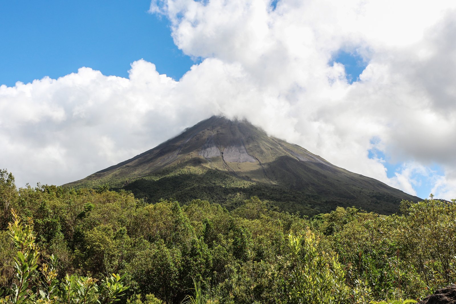 Costa Rica and the active Arenal Volcano - Provincia di Alajuela | Secret World Trip Planner