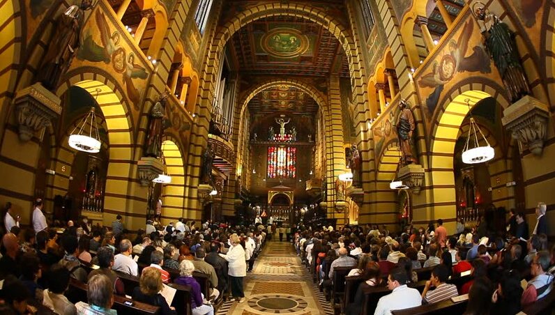Gregorian Chant at Mosteiro de São Bento - São Paulo - SP | Secret World Trip Planner