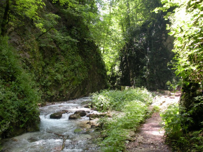 Gola dell'infernaccio va S Leonardoning ermitaji - Montefortino | Secret World Trip Planner