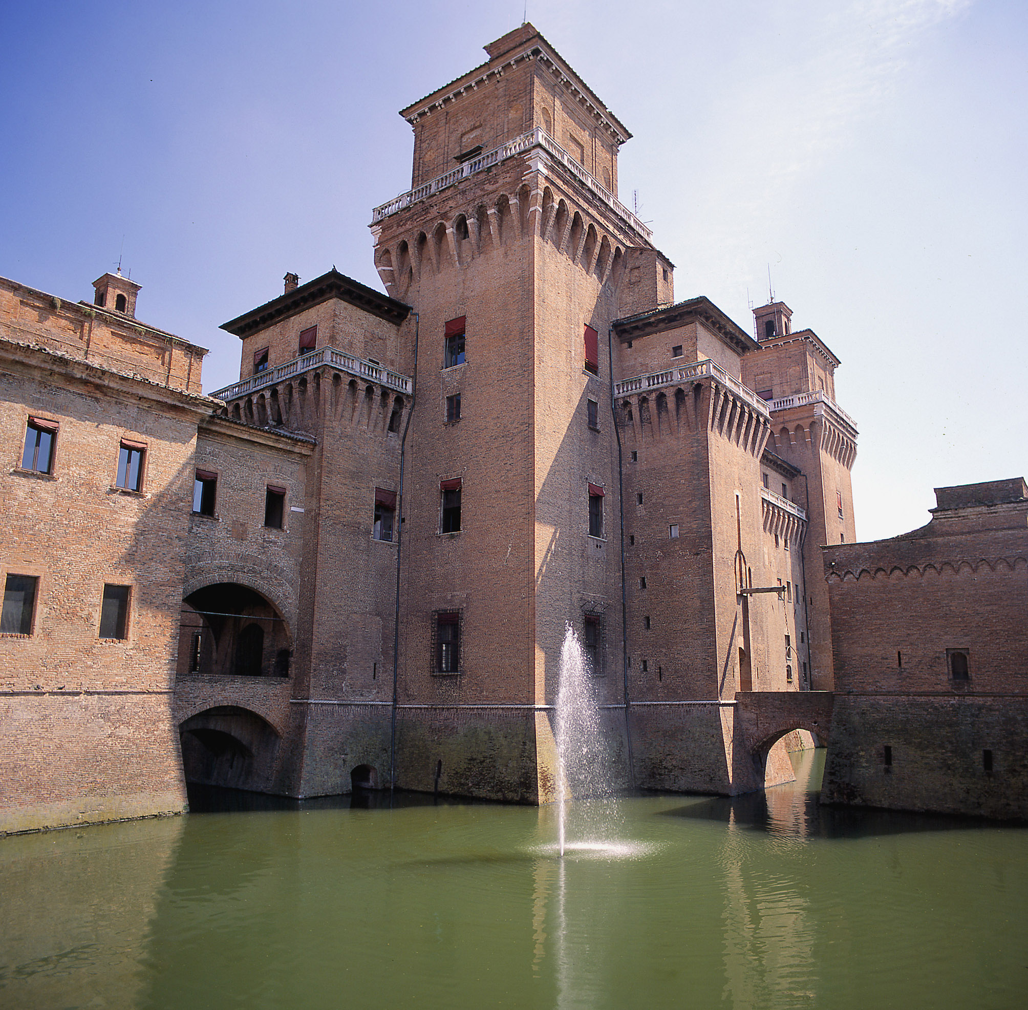 ফেরার - Ferrara | Secret World Trip Planner