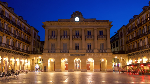 Kushtetuta Plaza - Donostia | Secret World Trip Planner
