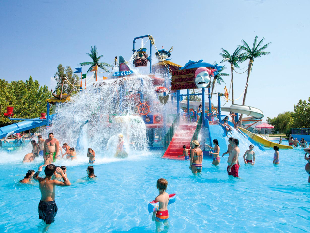 Sfuggire al caldo e tuffarsi nel divertimento al Waterland Thessaloniki - Tagarades | Secret World Trip Planner