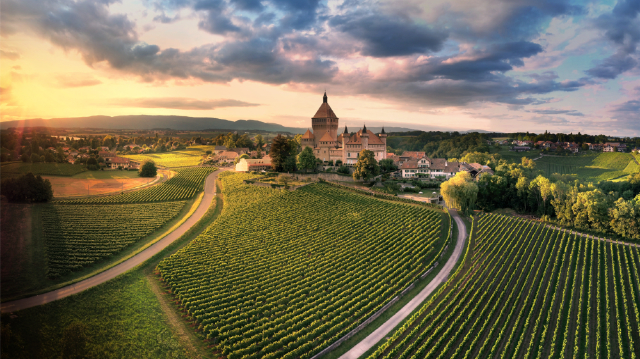 Vufflens kastali - Vufflens-le-Château | Secret World Trip Planner
