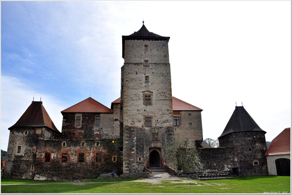 स्वाइन फ्लूचे संकट - ?erné jezero | Secret World Trip Planner