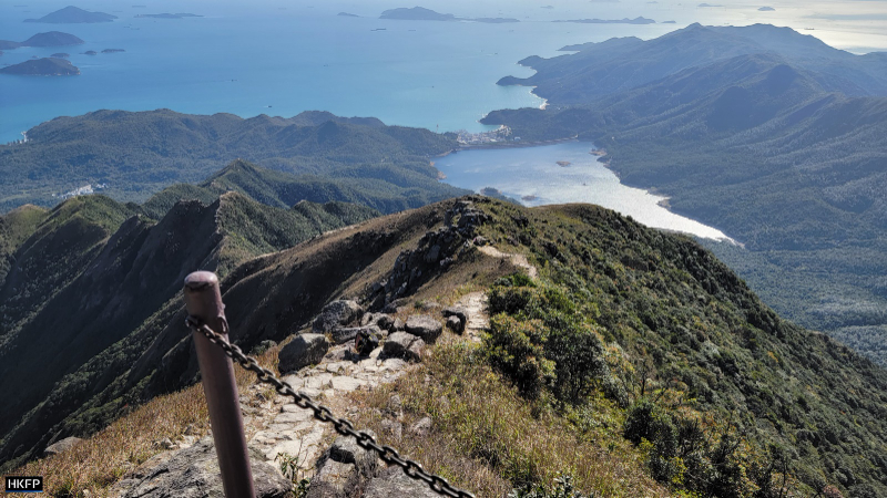 Lantau cho'qqisiga chiqish - Lantau Peak | Secret World Trip Planner