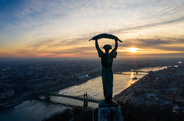 Frihedsgudinden - Budapest | Secret World Trip Planner