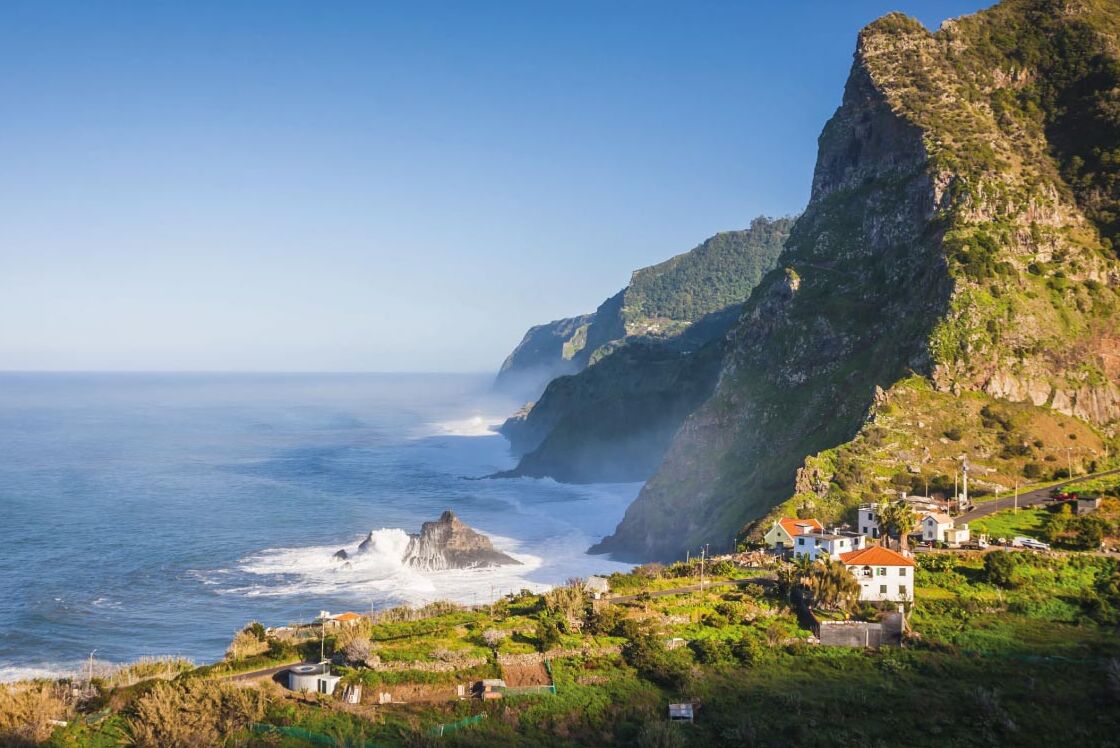 Madeira i Ser Winston Churchill, - Câmara de Lobos | Secret World Trip Planner