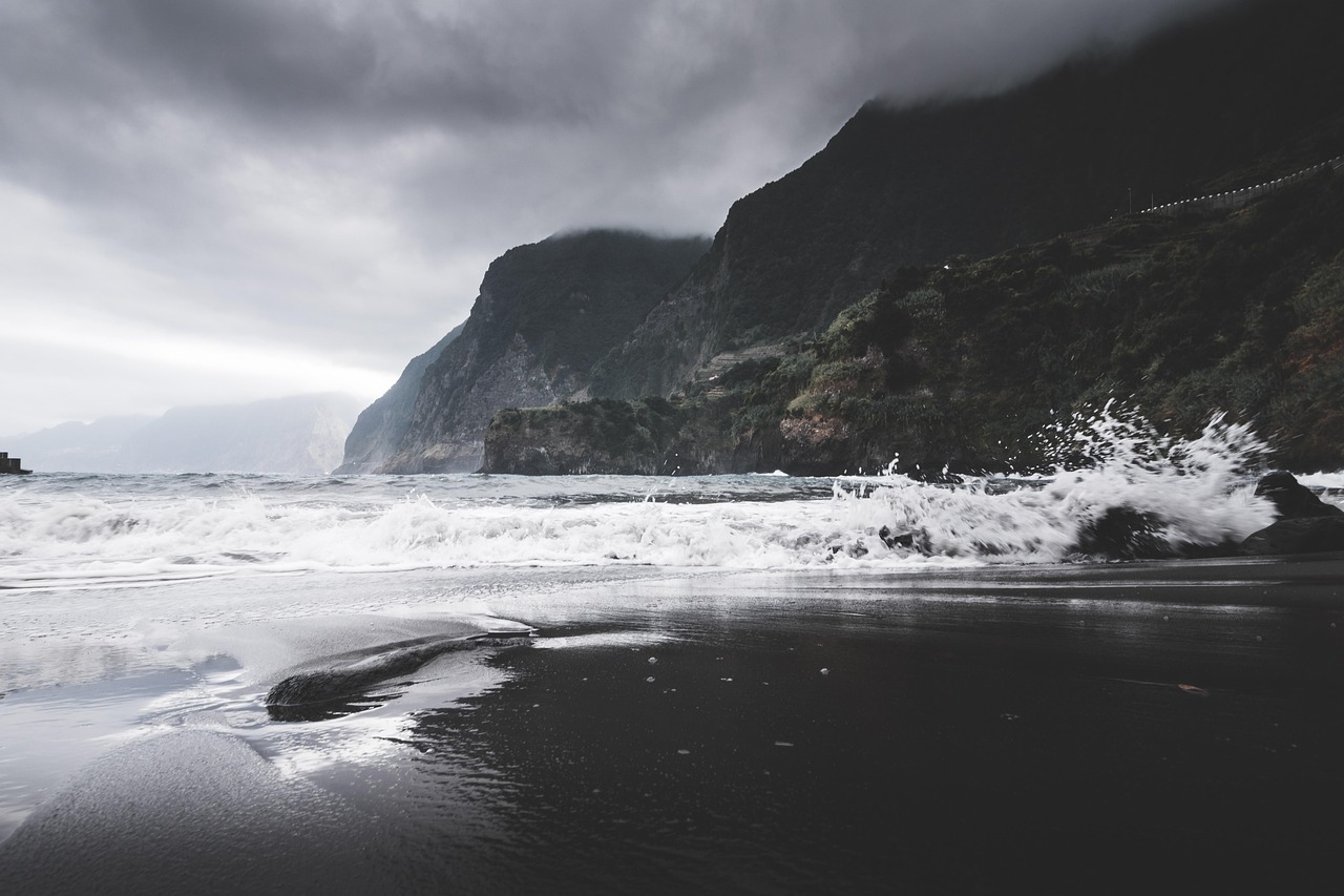 Madeira i Ser Winston Churchill, - Câmara de Lobos | Secret World Trip Planner