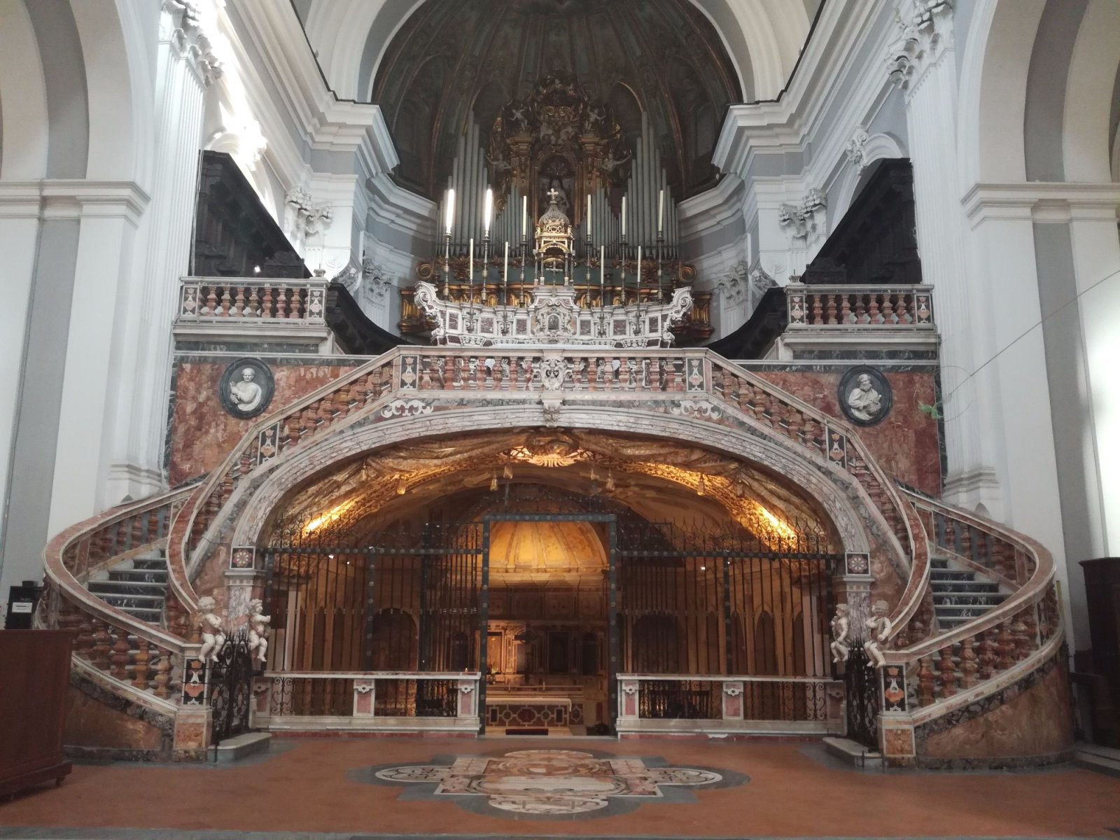 Mga negosyo - Napoli | Secret World Trip Planner