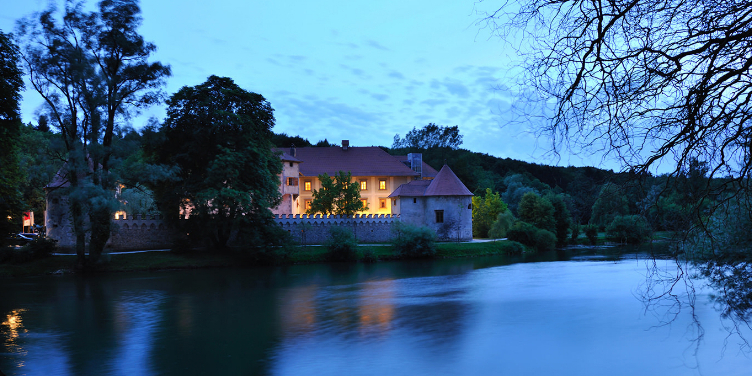 Otočec Castle — Grajska cesta 2