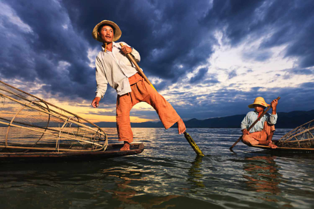 Inle Lake Pagodas, Myanmar: A Journey Through Mystique and Serenity - Lago Inle | Secret World Trip Planner