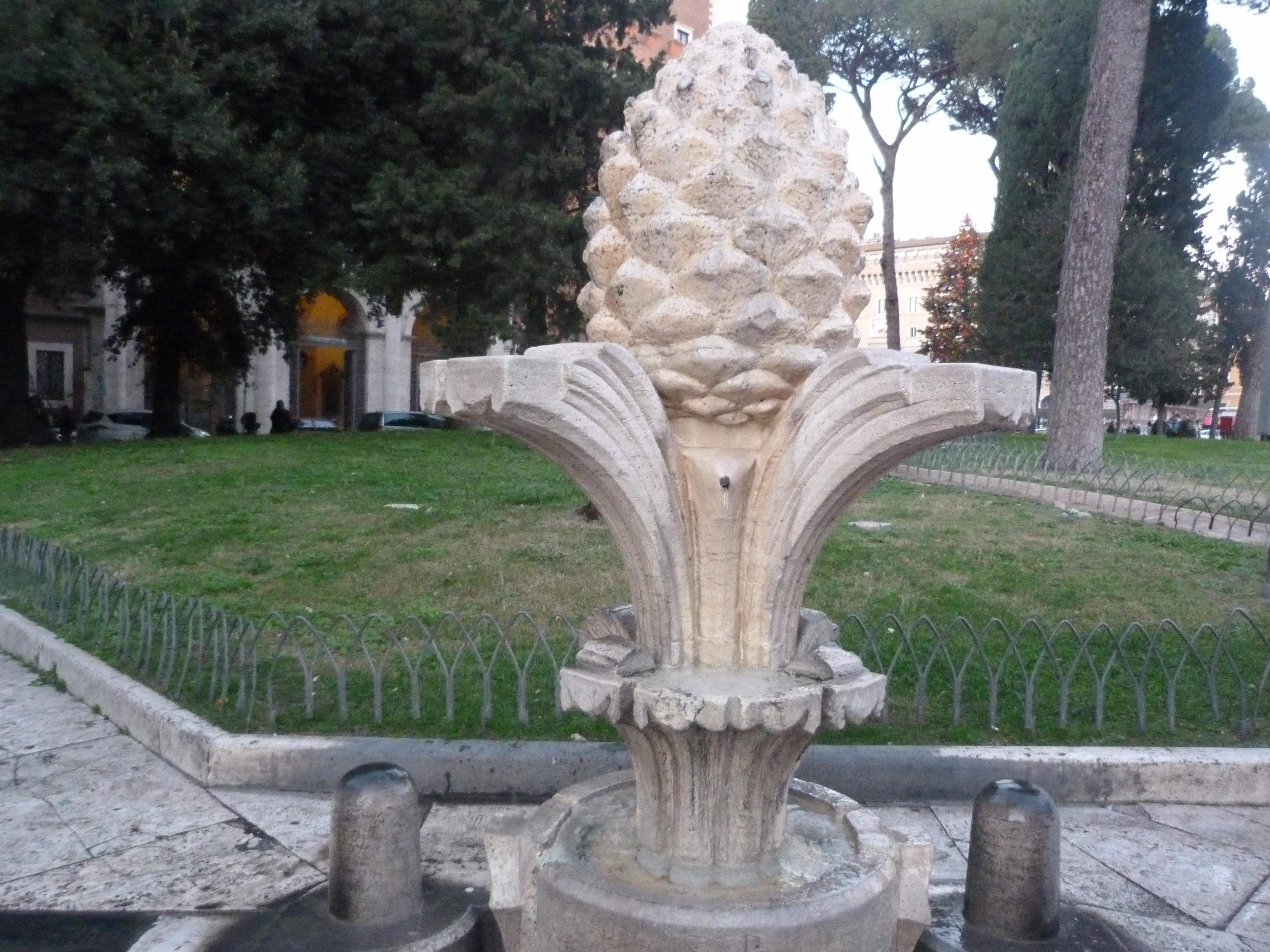 Pigna strūklaka - Roma | Secret World Trip Planner