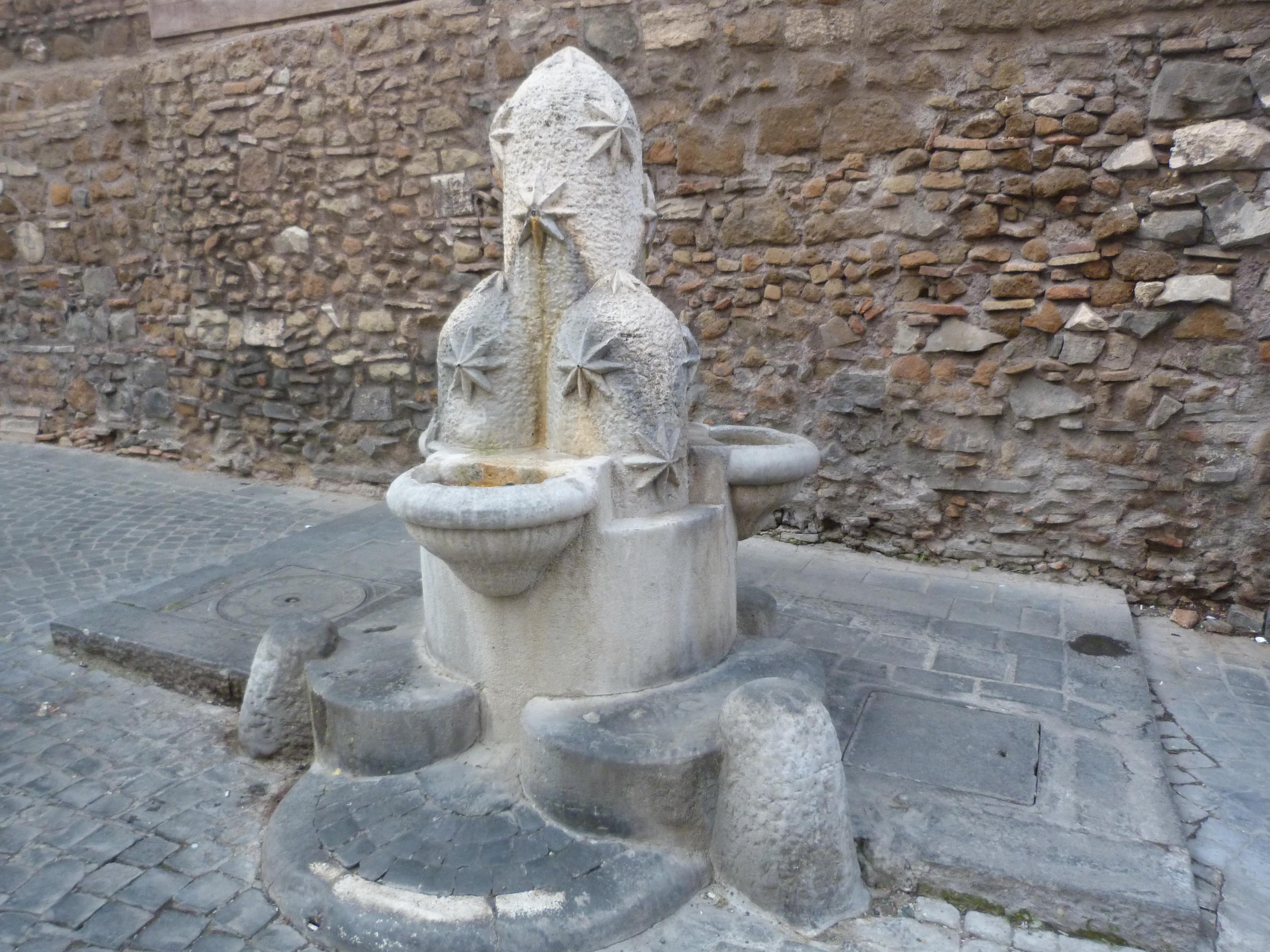 Fontein van de bergen - Roma | Secret World Trip Planner