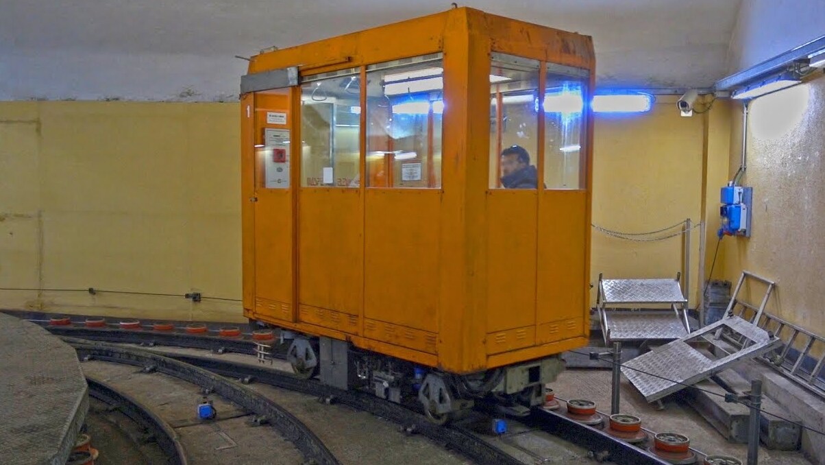 Lift Castello d'Albertis-Montegalletto - Genova | Secret World Trip Planner