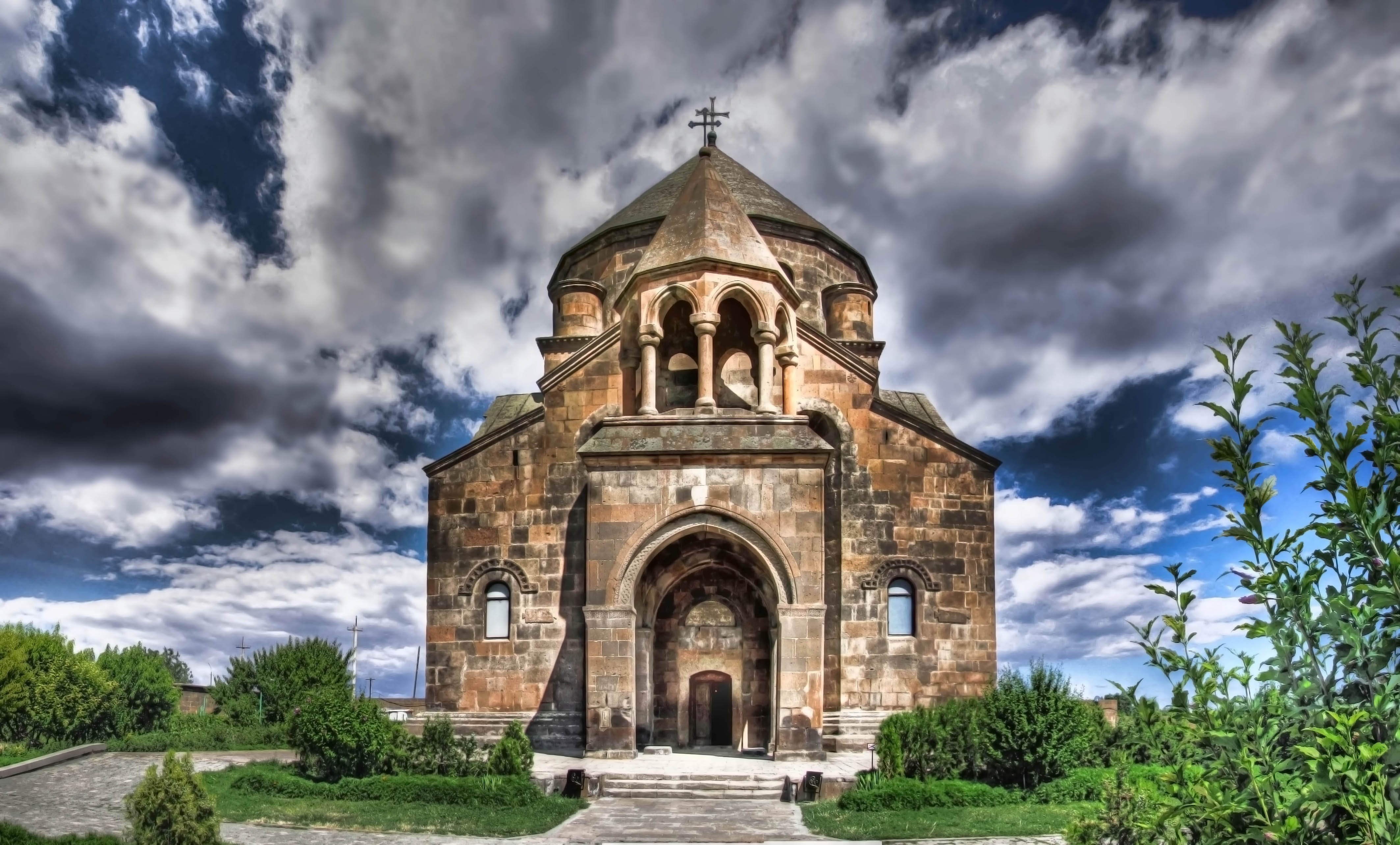 Gereja St. Hripsime - Vagharshapat | Secret World Trip Planner