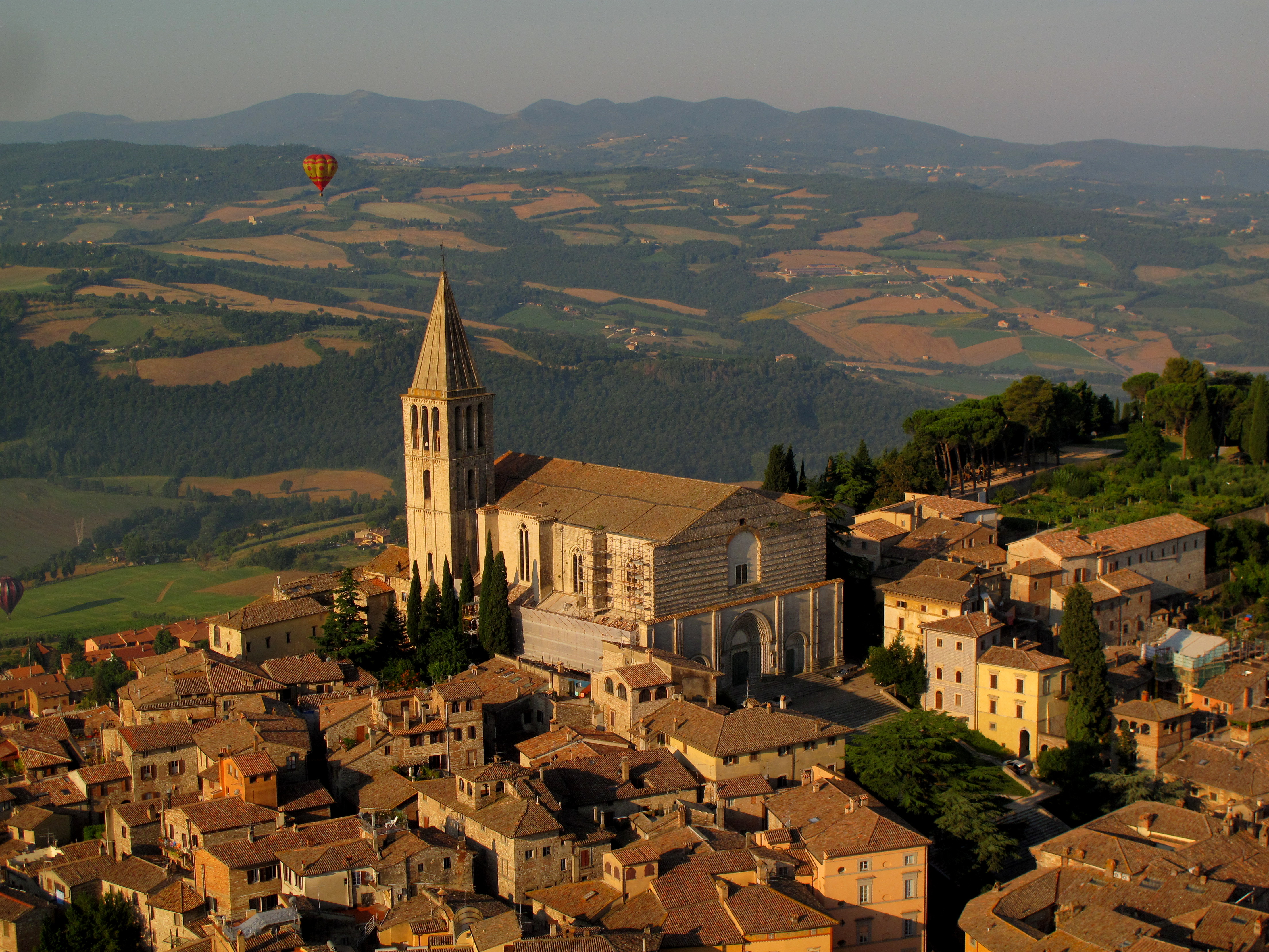 Igreja de San Fortunato - Todi | Secret World Trip Planner
