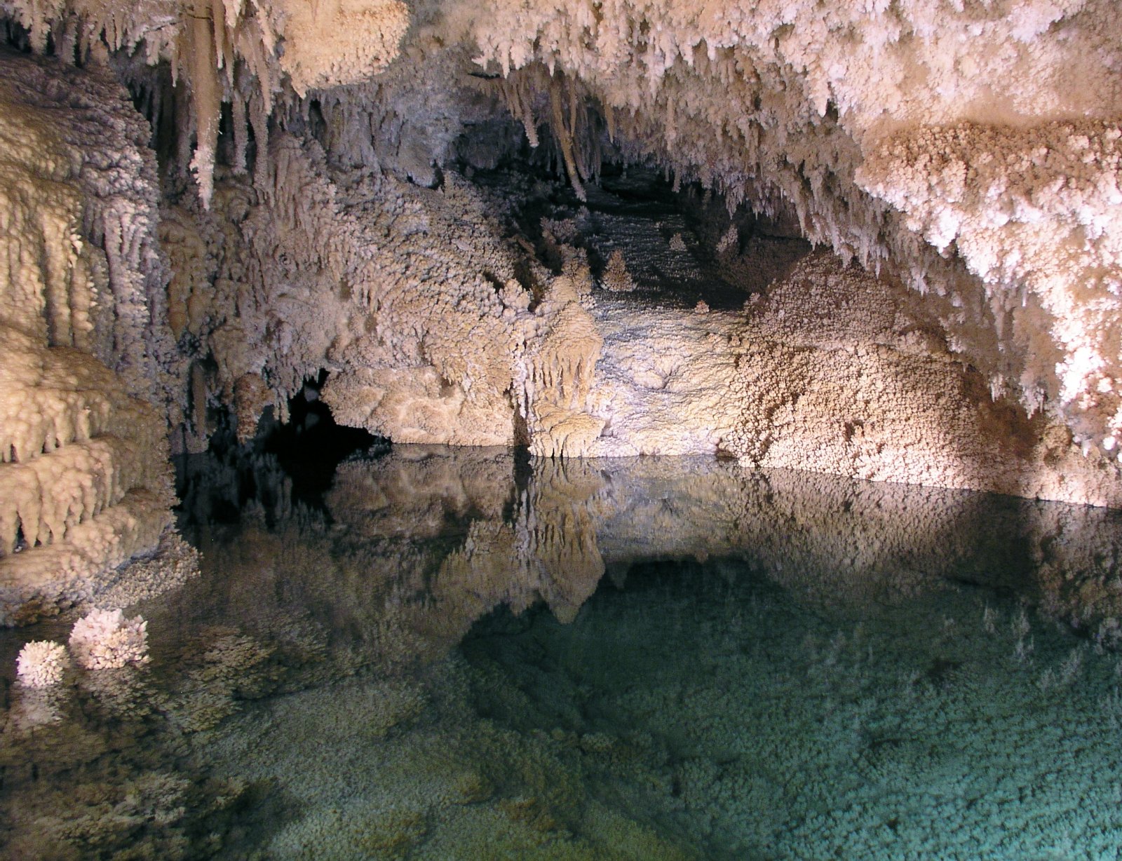 Caverns of Sonora - Sonora | Secret World Trip Planner