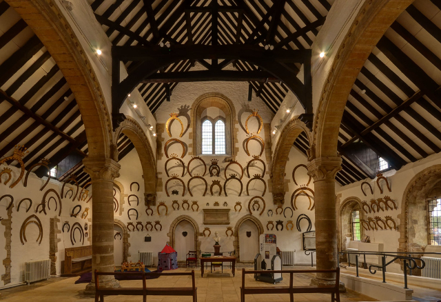Ferro di cavallo del castello di Oakham — Castle Grounds Market Place
