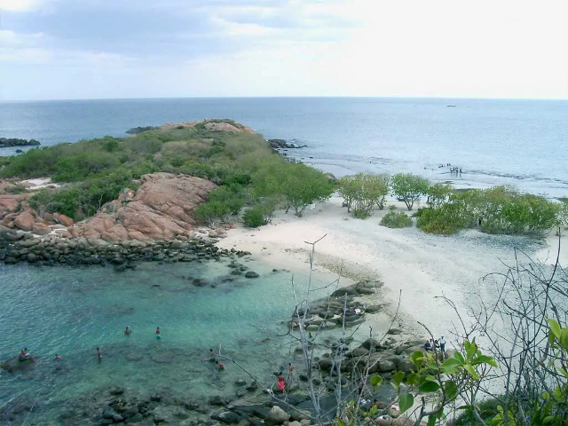 Arrecife Shark Point - Pigeon Island Nature Trail | Secret World Trip Planner