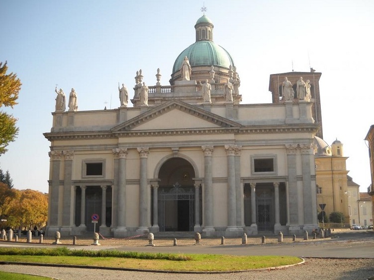 Katedral St. Eusebius - Vercelli | Secret World Trip Planner