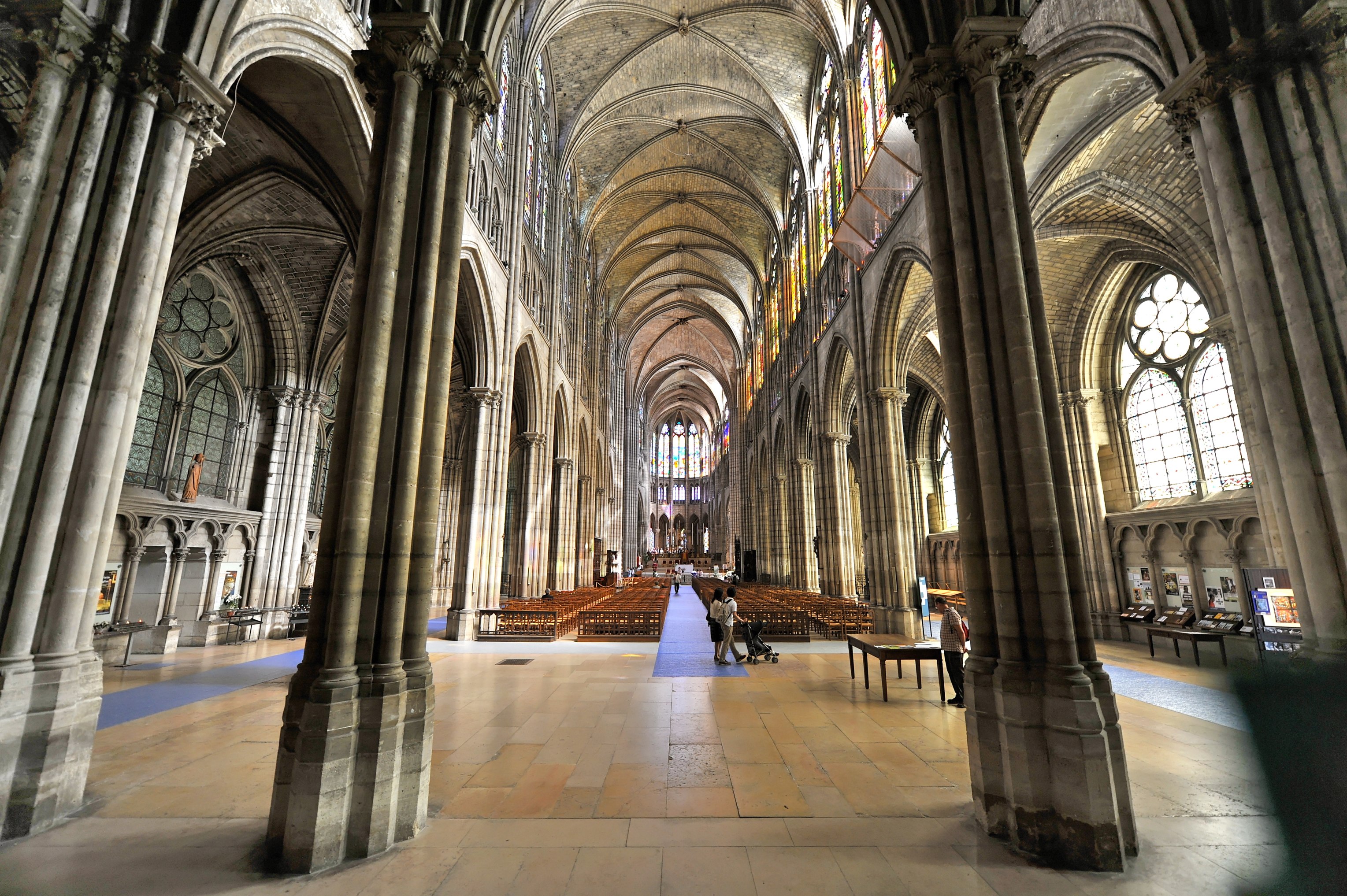 Nhà thờ de Saint-Denis - Saint-Denis | Secret World Trip Planner
