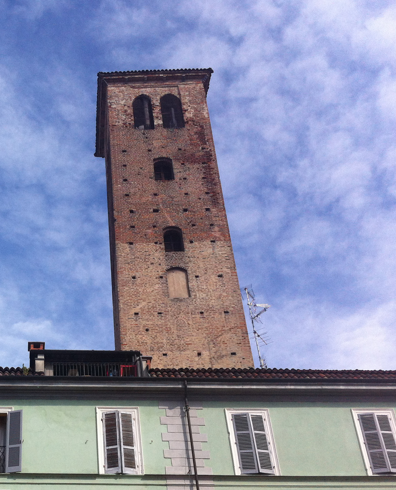 A Torre de Broletto - Vercelli | Secret World Trip Planner