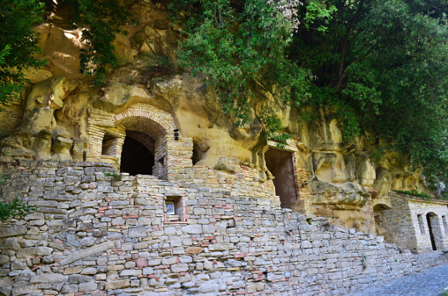 Ermitage des grottes - Cupramontana | Secret World Trip Planner