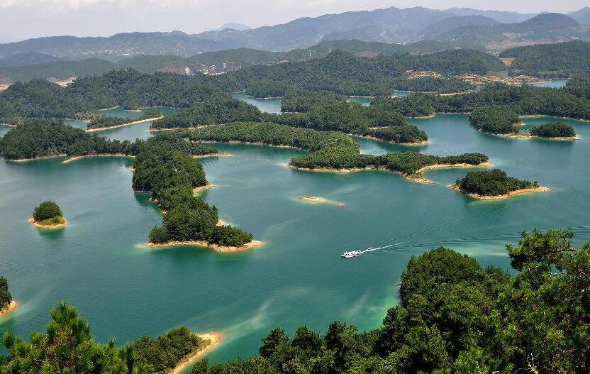 Mil Illa Lago - Shiding District | Secret World Trip Planner