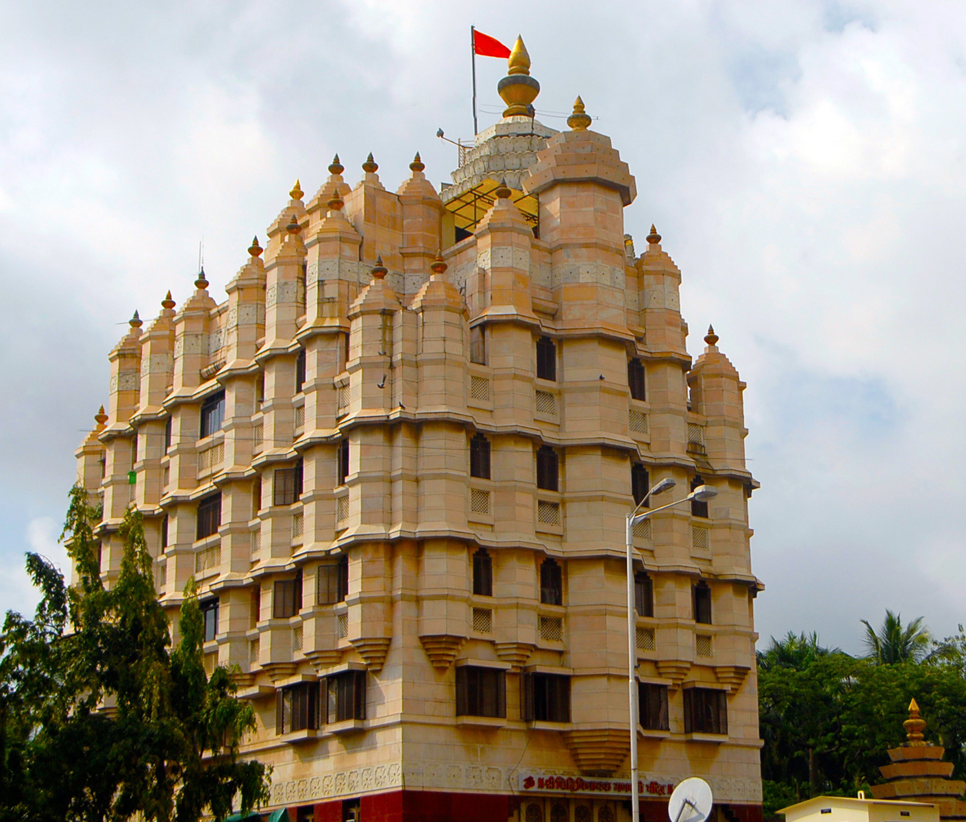 Ganesh and the Shree Siddhivinayak Ganapati Mandir - Mumbai | Secret World Trip Planner