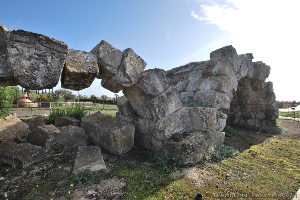 Arches ຂອງ San Lidano - Sezze Scalo | Secret World Trip Planner