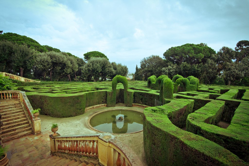 Horta เขาวงกต สเปน - Barcelona | Secret World Trip Planner