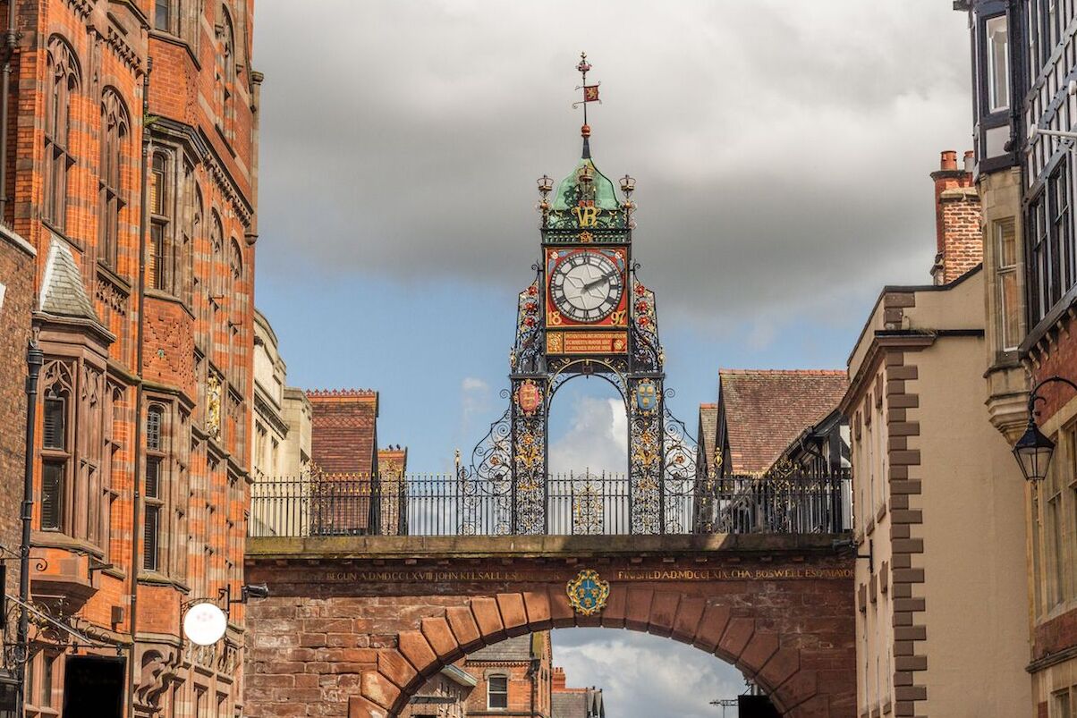 Eastgate Clock:the second most famous clock in England — 41-45 Eastgate St