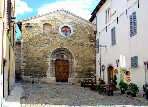 Cerkev Svete Marije Lavrentije - Bevagna | Secret World Trip Planner