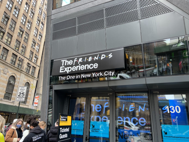 Eintauchen in die Welt von FRIENDS: Ein immersives Ausstellungserlebnis in NYC - New York | Secret World Trip Planner
