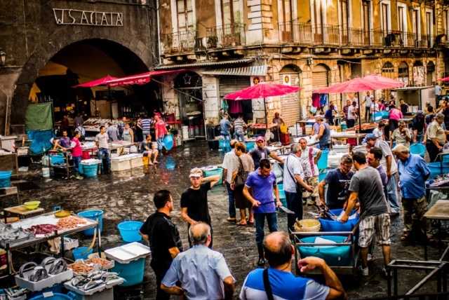 مچھلی کی دکان - Catania | Secret World Trip Planner