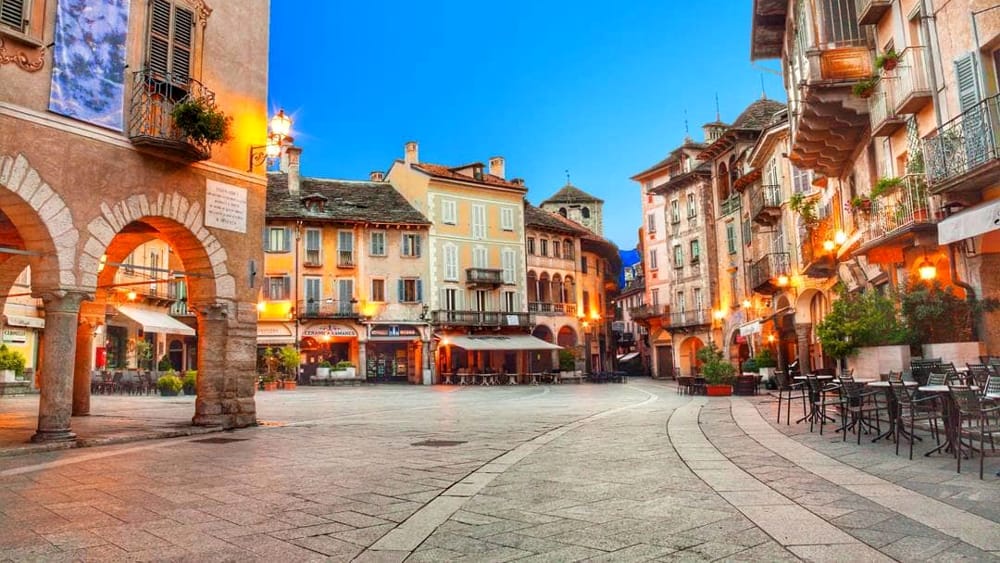 Qadimgi bozor maydoni - Domodossola | Secret World Trip Planner
