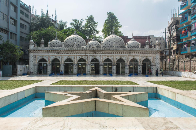 The Star Mosque — Dhaka