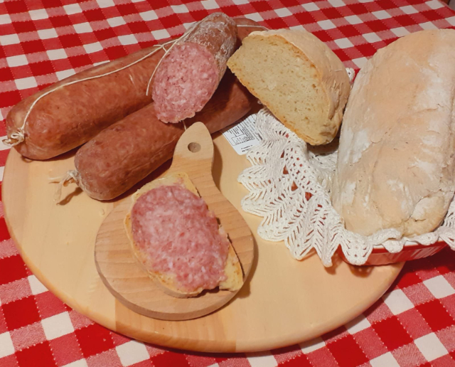 Ciauscolo, ang kumakalat na salami mula sa rehiyon ng Marche - Sarnano | Secret World Trip Planner
