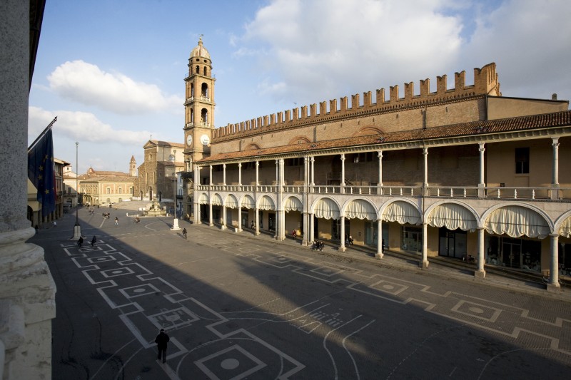 Piazza del Popolo - Faenza | Secret World Trip Planner