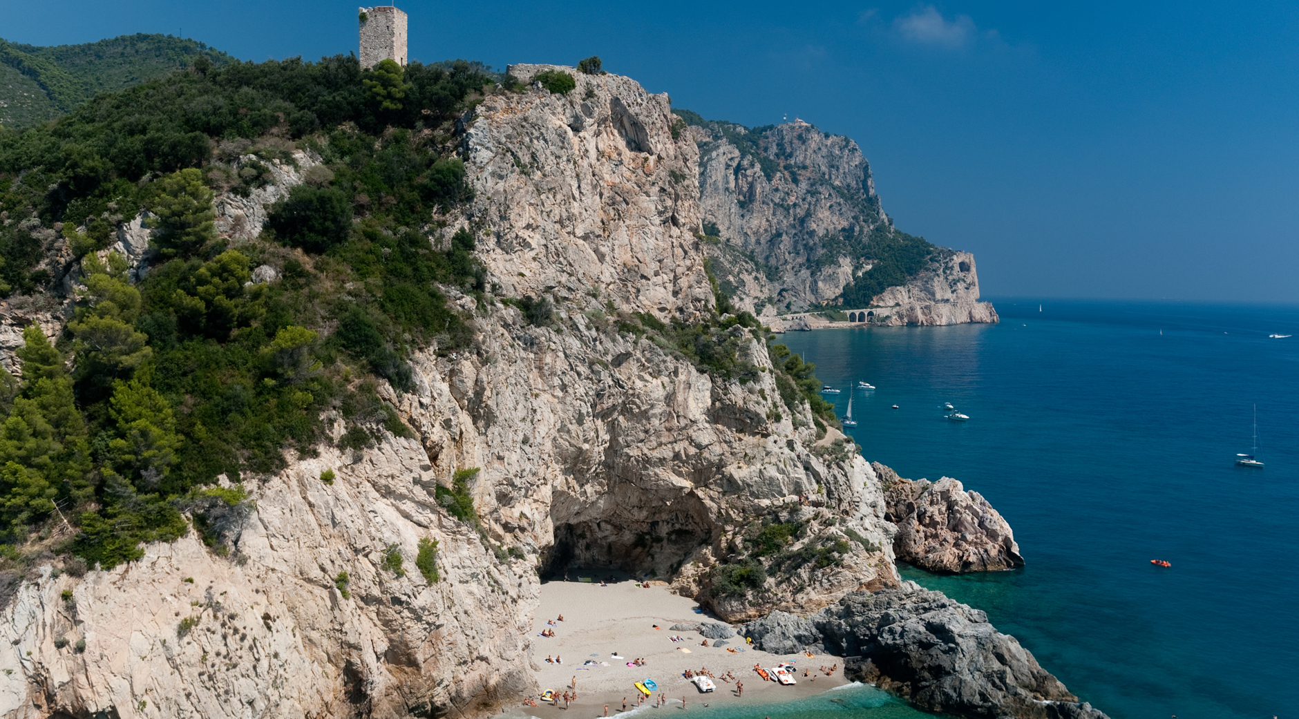 Punta Crena Beach Sa Labas - Varigotti | Secret World Trip Planner