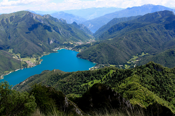 Lake Ledro da ederrenetako bat Trentino - Lago di Ledro | Secret World Trip Planner