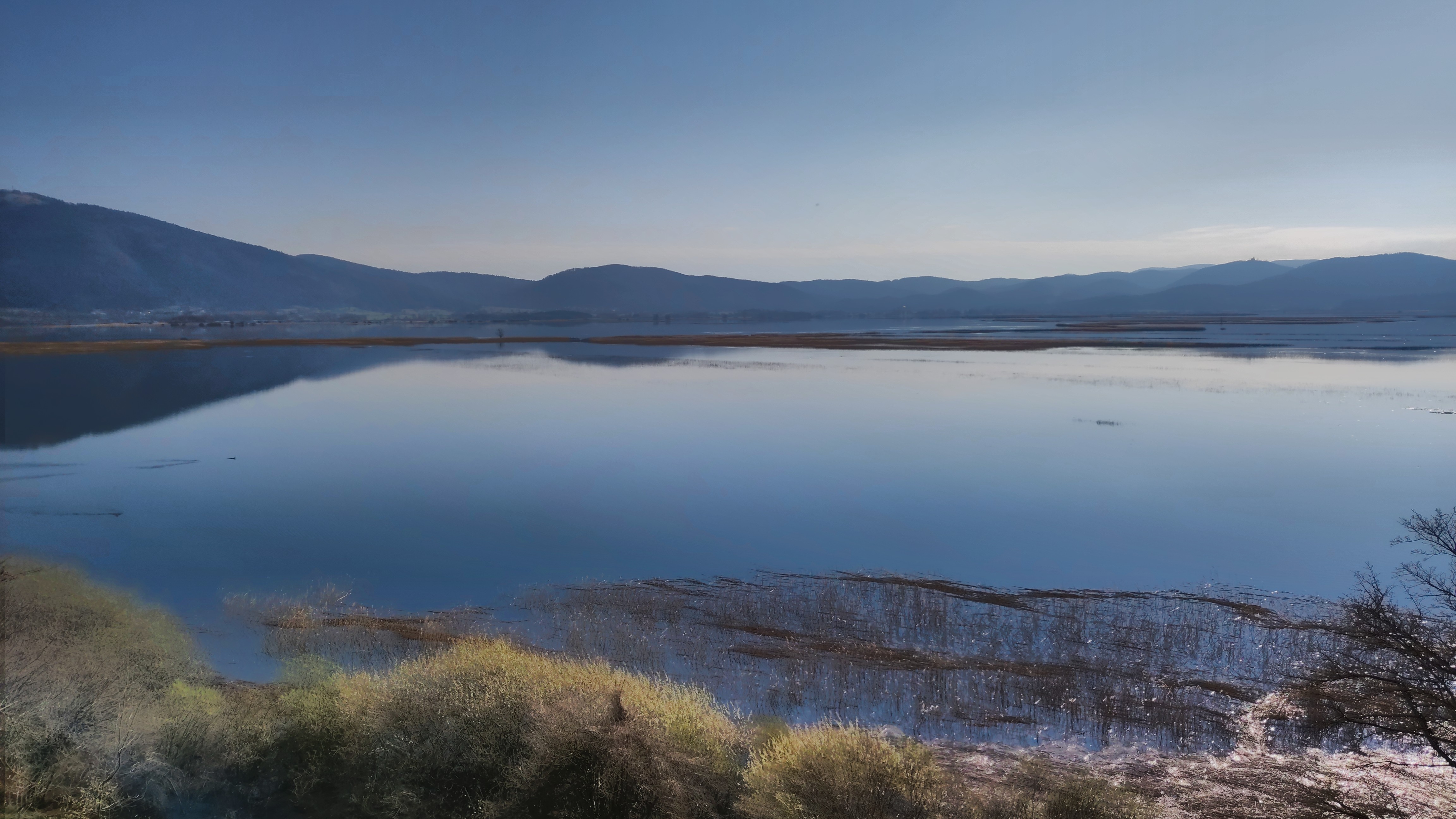 Slovenia Ayu |Cerknica Lake,ilang lake | Secret World Trip Planner