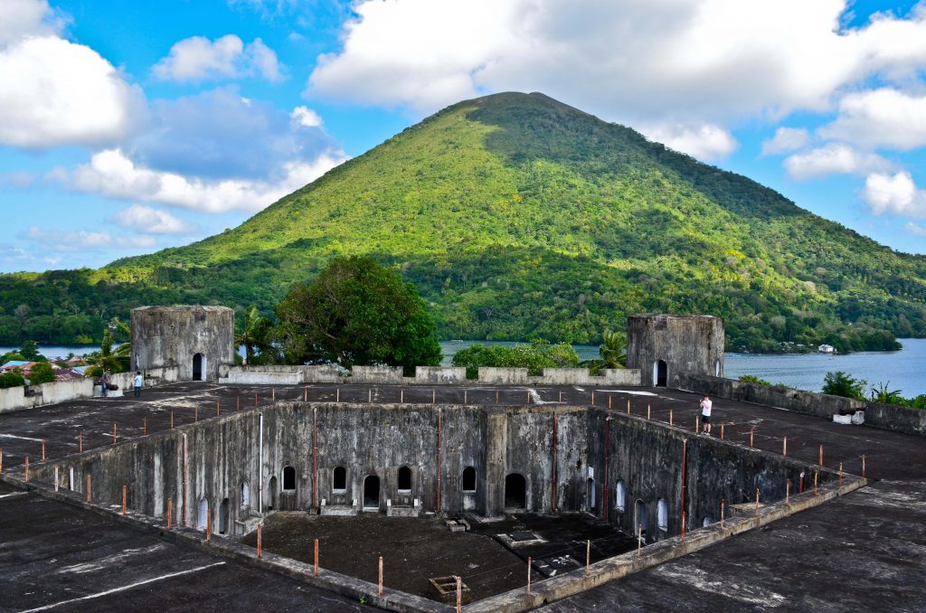 फोर्ट बेल्गिका - Kabupaten Maluku Tengah | Secret World Trip Planner