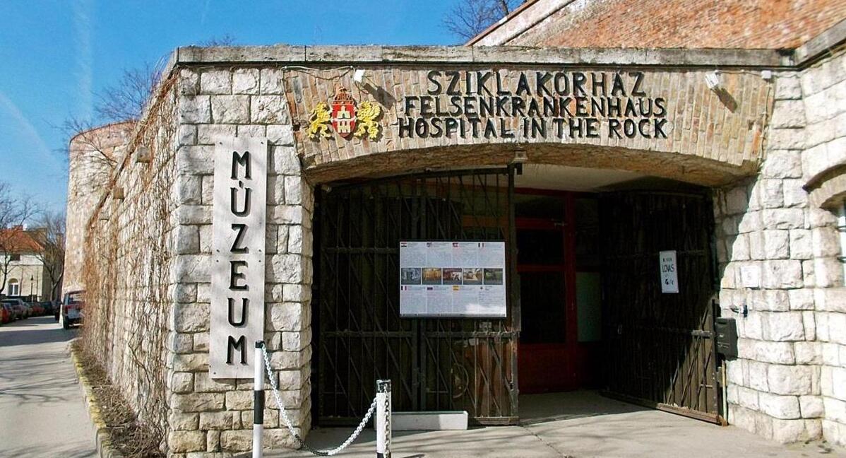 Undir U Kastala Hill, Sjúkrahúsi í rock - Budapest | Secret World Trip Planner