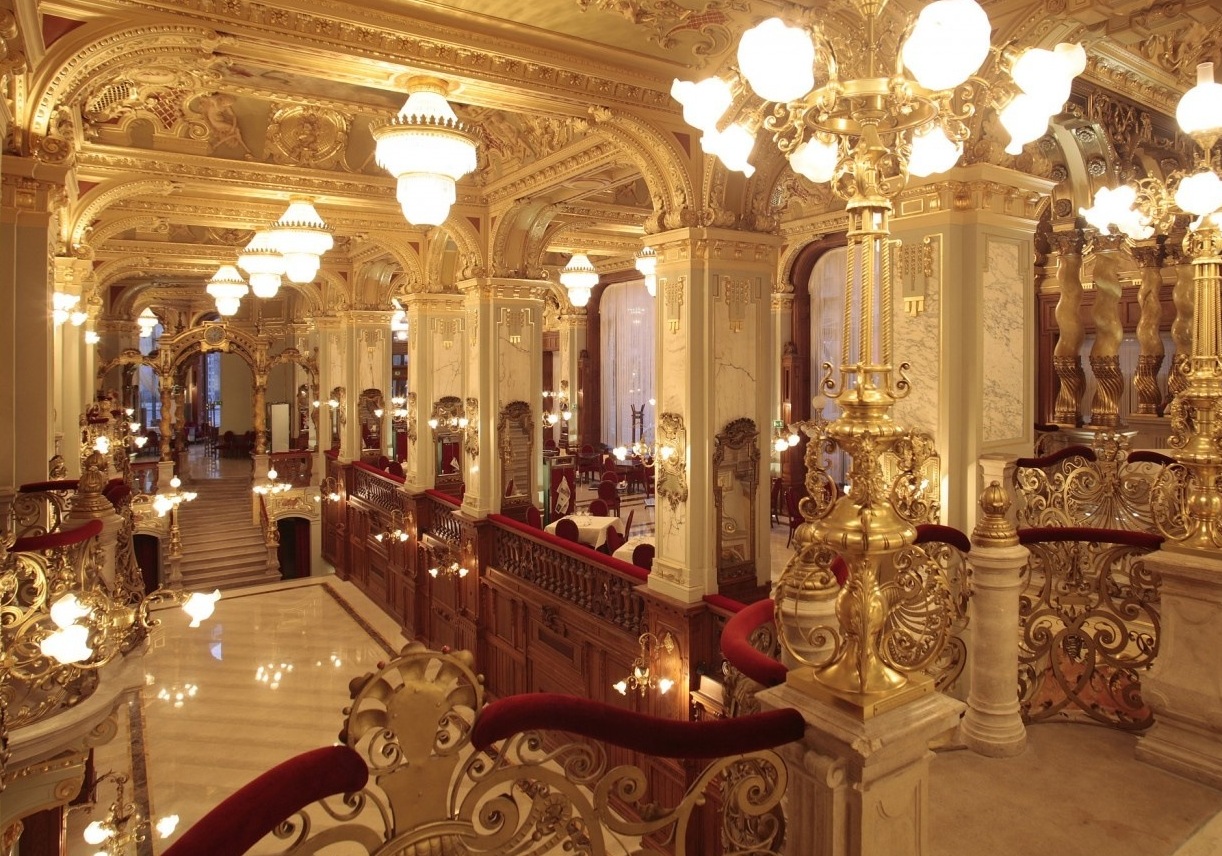 Budapest eta ospetsua zaharra New York Café - Budapest | Secret World Trip Planner
