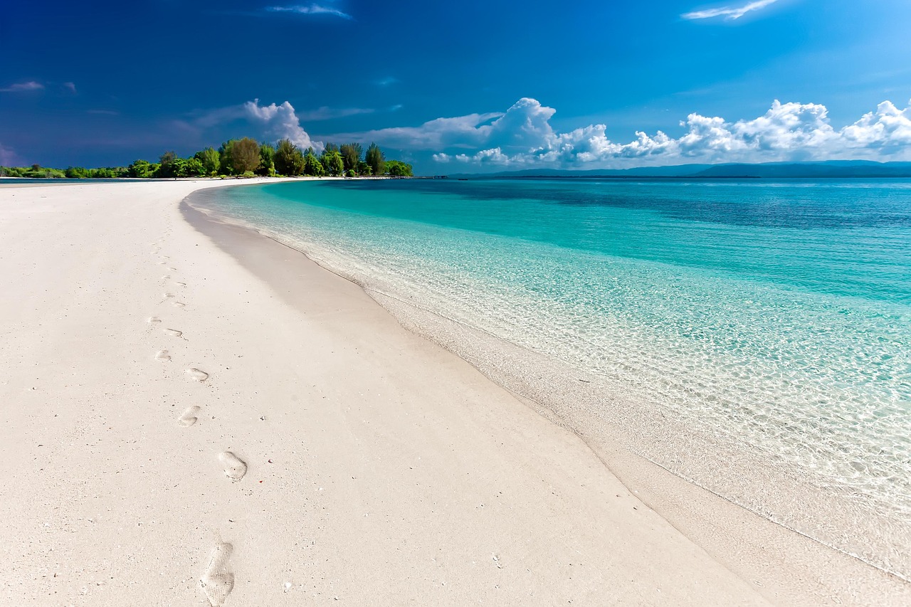 Beach of Cobijeru - 33598 | Secret World Trip Planner