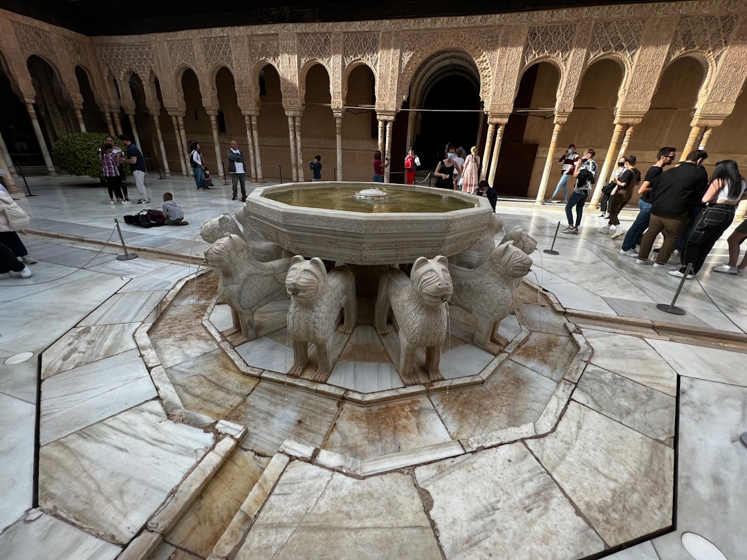 فوارے کے شیروں کے - Granada | Secret World Trip Planner