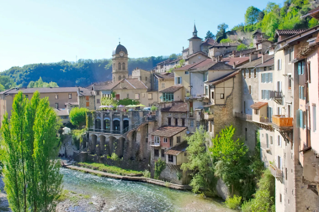 पोंट-एन-रॉयन्स और केस सोस्पेसे - Pont-en-Royans | Secret World Trip Planner