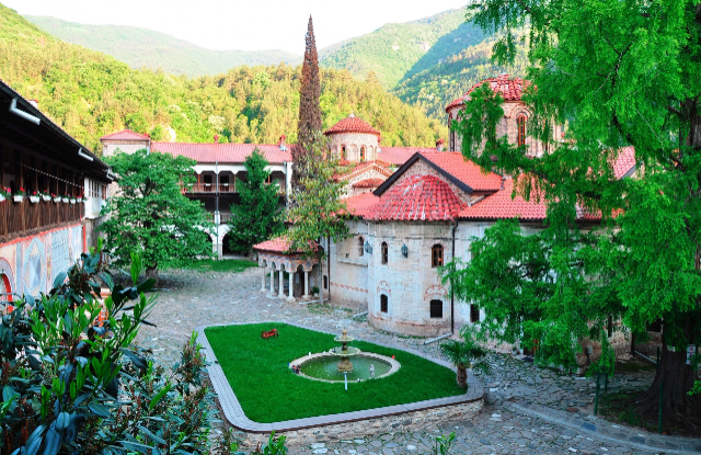 ბაჩკოვოს მონასტერი - Bachkovski manastir | Secret World Trip Planner